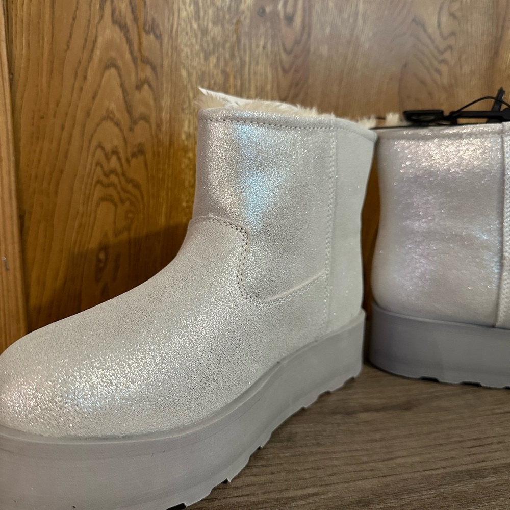 Time and True Genuine Leather Sherpa lined winter boots Size 7 iridescent hue - Picture 7 of 9